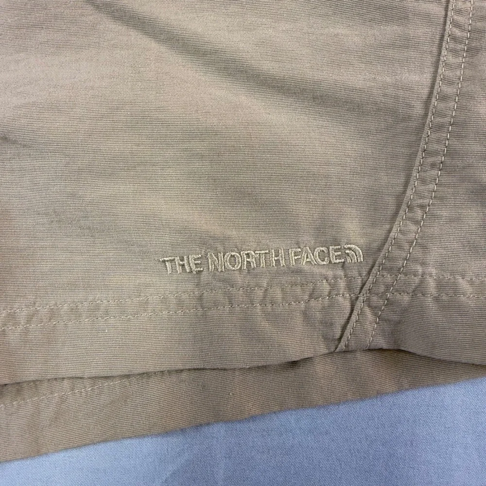 The North Face Mens Large Tan Nylon Hiking Shorts Mesh Lined‎ Belted RN61661